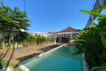 Villa Sewa dengan Gaya Joglo 10 Menit Menuju Pantai Kuta Bali