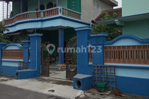 Rumah 2 Lantai Apik Bonus Kios dengan View Sawah di Mojolaban