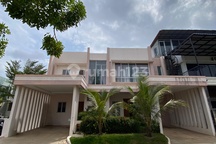 Rumah Mewah Sewa di Oceanic Bliss Dekat Pasir Putih