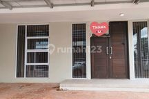 Rumah di Royal Grande, 2 Lantai, Bersih dan Nyaman, Siap untuk Ditempati, Batam Centre