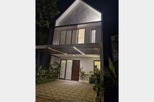 Tinggal Bawa Koper! Rumah 2 Lantai Ala Resort Di Sawangan Depok