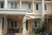 Dijual Cepat Rumah Terenovasi Sorento  Daerah Pakuwon City 