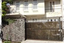 Dijual Rumah Simpang Darmo Permai Letak Strategis