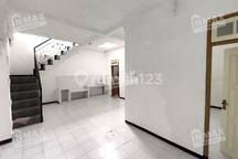 Rumah Dekat Masjid, Bangunan Terawat 4 Kamar Siap Huni