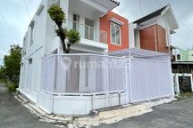 Rumah Cantik 2 Lantai Jalan Damai Sleman