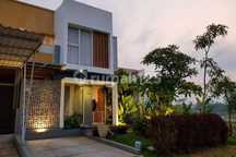 Rumah Termurah 2 Lantai Full Furnished, Dikawasan Elite Bsb City
