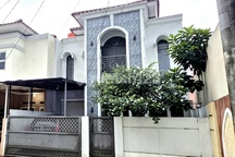 Hook, 5 Menit ke LRT Harjamukti, Rumah 2 Lantai, Dekat Masjid