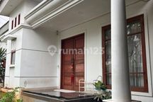 Rumah 2 lantai, Hook, SHM, di Cipinang Elok 2, Strategis