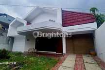 Rumah Besar Siap Huni Dengan Banyak Kamar Di Sukun Malang