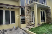 Rumah 3 Kamar Tidur Full Furnished Dengan 2 Ac Dekat Elpico