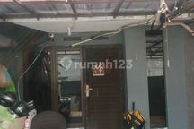 Rumah Cipadu Furnished Siap Huni Jual Cepat SHM di Jl. Caraka Utama Kav.52, Cipadu Jaya, Larangan, Kota Tangerang, Banten, Indonesia, 15155, Cipadu bisa Nego