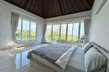 Serene Ocean And Cottonwood Forest Villa In Uluwatu. 
