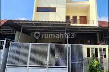 Rumah Siap Huni 2 Lantai Residen Site Surodinawan Mojokerto