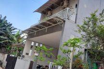 Rumah 2lantai! Siap Huni!lokasi Bagus Area Nyaman Di Bumi Sawangan Indah, Depok
