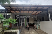 Di Kontrakan Rumah Semi Furnished , Gardens Sawangan