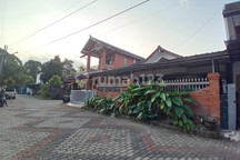 Rumah Dalam Perum Taman Griya Indah Lokasi Dekat Mirota Godean