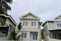 Rumah Bagus 2 Lantai Siap Huni Furnished