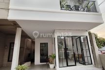Rumah Cantik Nyaman SHM Bebas Banjir 7 Menit ke LRT Harjamukti
