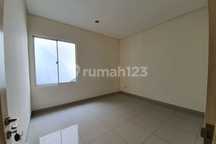 Di Sewakan Rumah di Golf Lake Residence Murah Baru Renov Seperti Baru