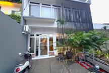 Disewa Kantor Rumah 2 Lantai SHM, di Kebayoran Baru