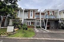 Rumah 2 Lantai Dekat Sekolah Ternama Dan Cluster Favourite Di Kota Wisata Cibubur