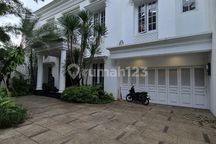 Rumah Mewah Premium Baru 2.5 Lantai Dalam Komplek di Pondok Indah