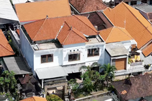 Rumah 2 Lantai Gaya Tropis Modern Dekat Sanur — 5 Menit ke Pantai & Akses Sekolah | PRPG9