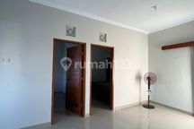 Hunian Semi Furnished dengan Rooftop di Ketewel Gianyar | Prpg16