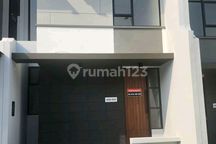 Disewakan Rumah Gress 2lt Di Citraland Kedamean Gresik