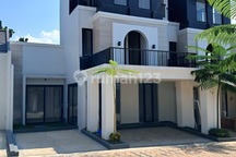 Rumah Mewah 3 Lantai Telaga Bodas Jatingaleh Gajah Mungkur Semarang