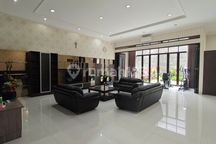 Rumah Mewah Siap Huni 2 Lantai SHM Nyaman di Jl Mekar Makmur