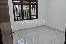 Rumah Strategis di Jalan Kalilicin 1,7 Km dari Tol Sawangan