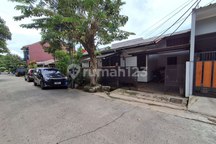 Dijual Rumah Luas Terawat Dlm Perumahan Dkt Tol Jatiwarna Bekasi