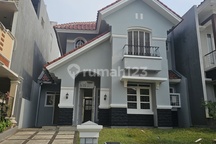 Rumah Sewa Model Classic Luas Rapi Kota Wisata
