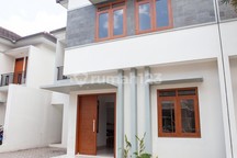 Rumah Mewah Full Furnish Dalam Cluster Di Utara Mirota Godean, Tegalrejo, Yogyakarta.
