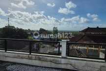 Rumah Elegan Jimbaran Ala Hunian Ekspatriat 2 Lantai + Rooftop