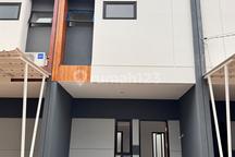 Rumah 2 Lantai Sisa 1 yang Ready Siap Huni Ada Pilihan 2 Kamar dan 3 Kamar Spesial Ramadhan Cicilan Mulai 300 Rebuan Saja Dp0% Free Semua Biaya Surat2 dan KPR Tinggal Huni Fasilitas Umum Terlengkap di Sawangan Ini
