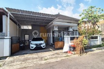 Rumah Full Furnished Tengah Kota Solo Dekat dengan Exit Tol Solo