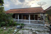 DIJUAL RUMAH TINGGAL + KONTRAKAN 4 PINTU - LOKASI STRATEGIS PONDOK GEDE 
