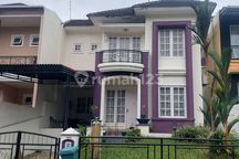 Disewakan Rumah Cantik 2 Lantai di Balikpapan Baru