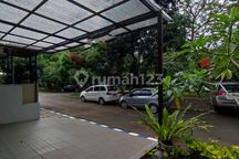 Di Jual Cepat Rumah 1 Lantai Rapi Semi Furnished Siap Huni KT 3+1