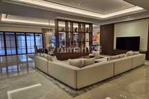 Luxury House Menteng!! Sangat Bagus- LT 924 M², Rumah Renovasi 2023, Garasi 4 Mobil, Harga 93 M Nego