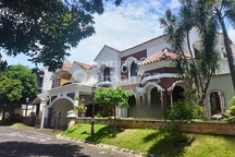 Rumah Mewah di Perumahan Casa Grande Dekat Kampus Upn