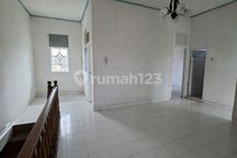 Disewakan Rumah 2 Lantai