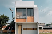 Rumah Strategis 2 Lantai Bebas Banjir Raw Jalan Luas bisa KPR