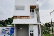 Rumah 2 Lantai Tanpa Dp Dekat Transjakarta dan KRL
