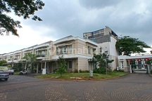 Dibawah PPJB Hoek di Cluster Maxwell Scientia Garden, Gading Serpong