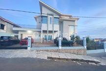 Rumah 2 Lantai View Laut dan Kota Bandar Lampung di Teluk Betung Utara