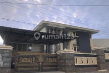 Rumah Mewah 3Lantai di Jalan Padat Karya Rajabasa