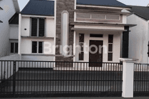 Rumah Cantik Disewakan Murah Siap Huni. Tunggu Apa Lagi.